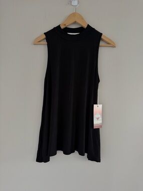 NWT Sun & Shadow Black Sleeveless Mock Neck Top M Stretch Minimalist Flowy Shirt